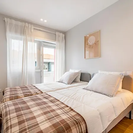 Nomad's Sunny Firmeza - 2bed Apartment *
